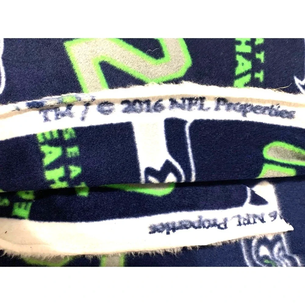NFL Seattle Seahawks Fleece Fabric 2 Yard+ 60W Navy Blue Excellent 12th Man Logo